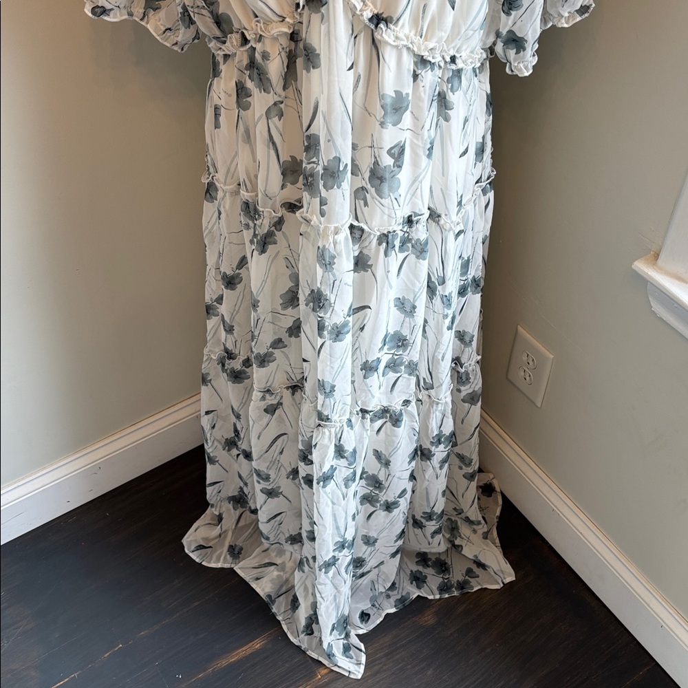 Baltic Born Santorini Floral Maxi Dress Gray White NWT - Picture 5 of 11
